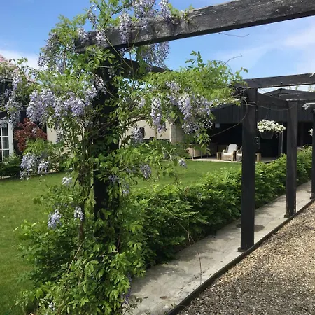 Bed & Breakfast Opperdoes Alojamento de Acomodação e Pequeno-almoço 3*